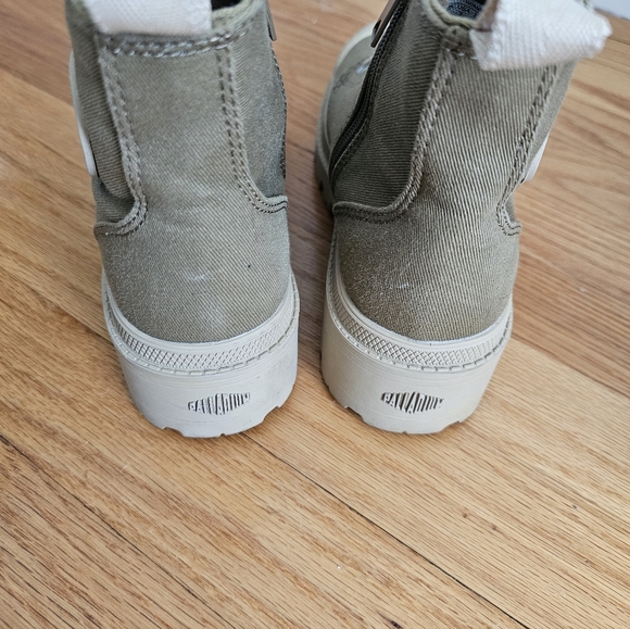 Palladium Olive Colored Canvas Ankle Boots. Size US 7 - Picture 3 of 7